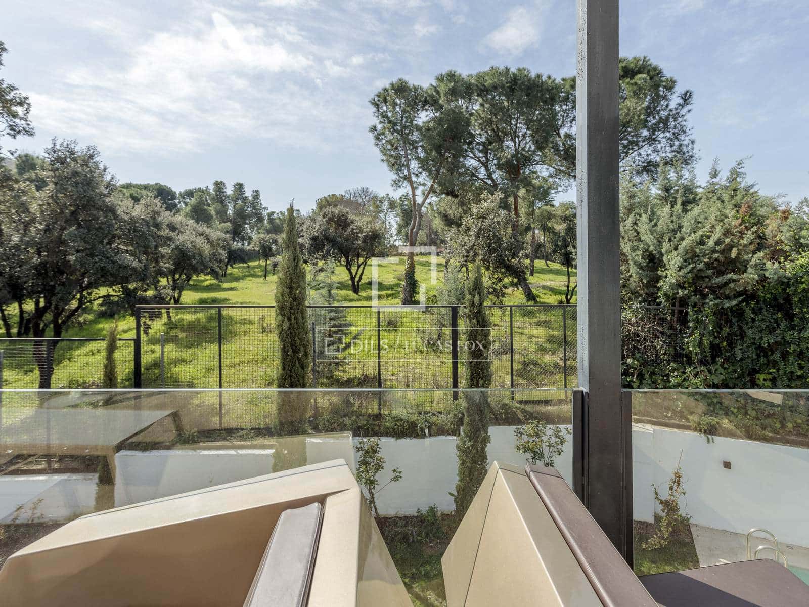 5 bedroom Villa for rent in Madrid city with pool garage - € 9,000 (Ref: 9707657)