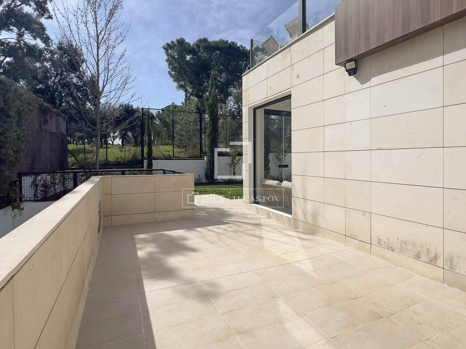 5 bedroom Villa for rent in Madrid city with pool garage - € 9,000 (Ref: 9707657)