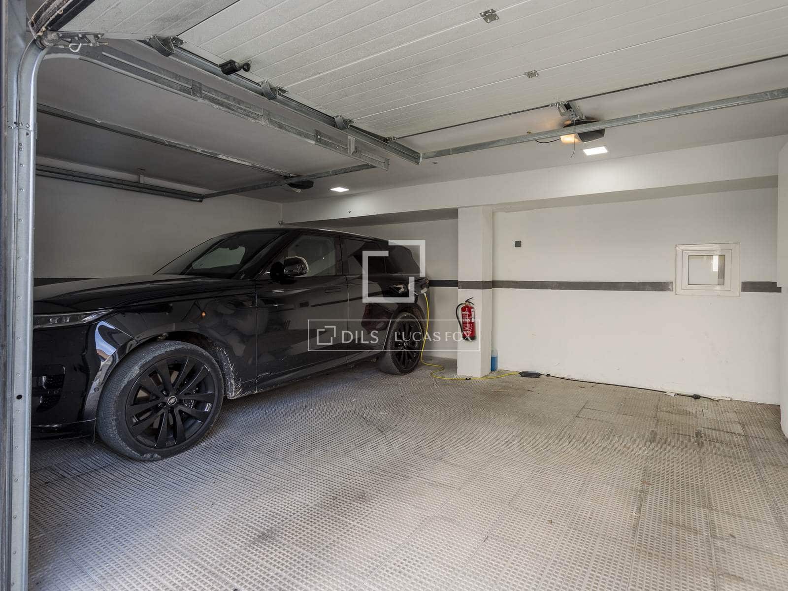 5 bedroom Villa for rent in Madrid city with pool garage - € 9,000 (Ref: 9707657)