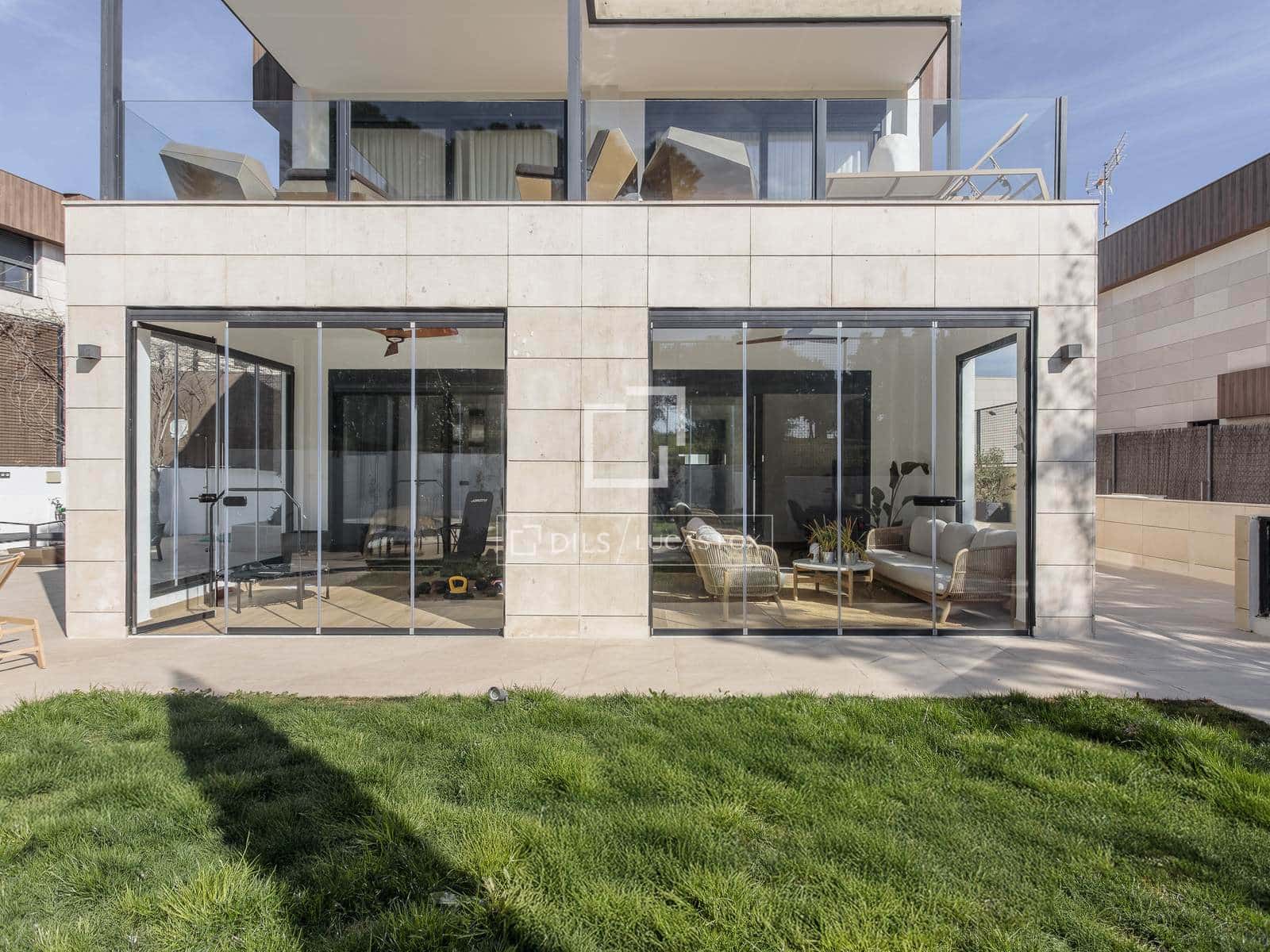 5 bedroom Villa for rent in Madrid city with pool garage - € 9,000 (Ref: 9707657)