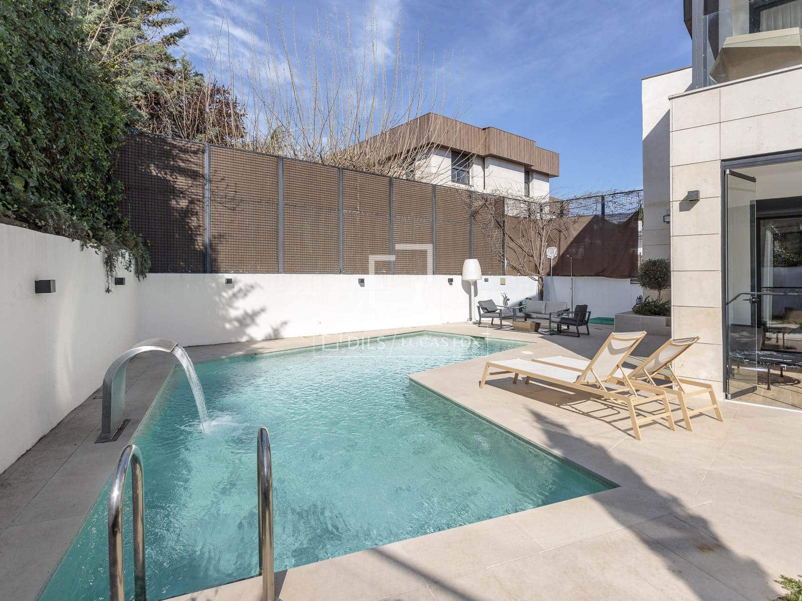 5 bedroom Villa for rent in Madrid city with pool garage - € 9,000 (Ref: 9707657)