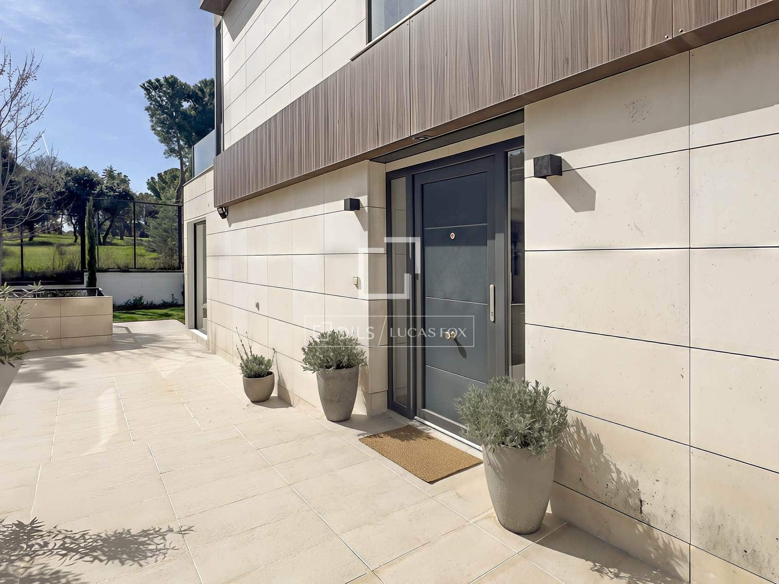 5 bedroom Villa for rent in Madrid city with pool garage - € 9,000 (Ref: 9707657)