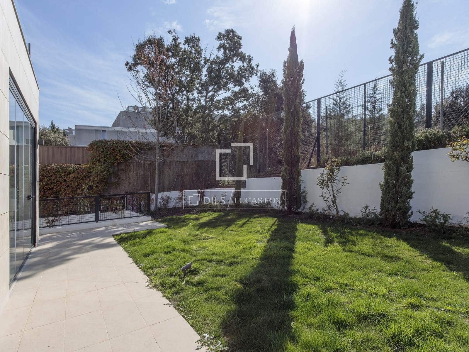 5 bedroom Villa for rent in Madrid city with pool garage - € 9,000 (Ref: 9707657)