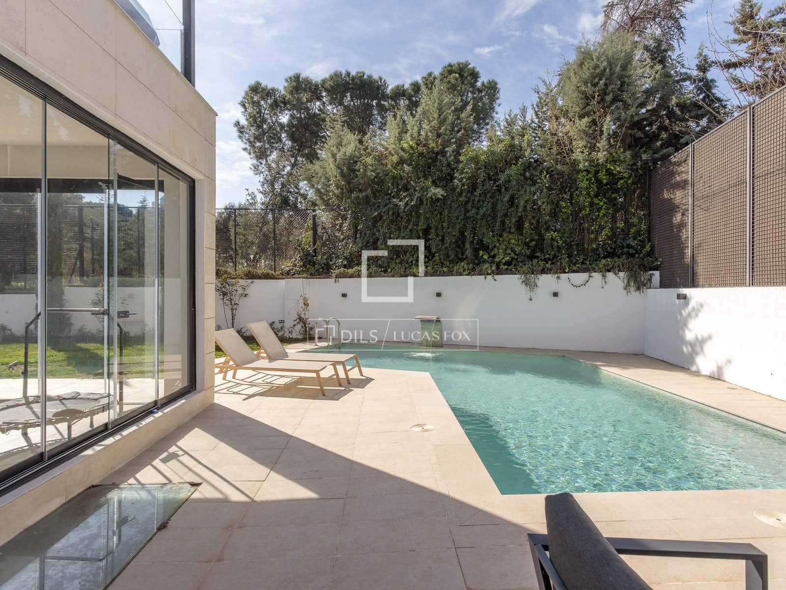 5 bedroom Villa for rent in Madrid city with pool garage - € 9,000 (Ref: 9707657)