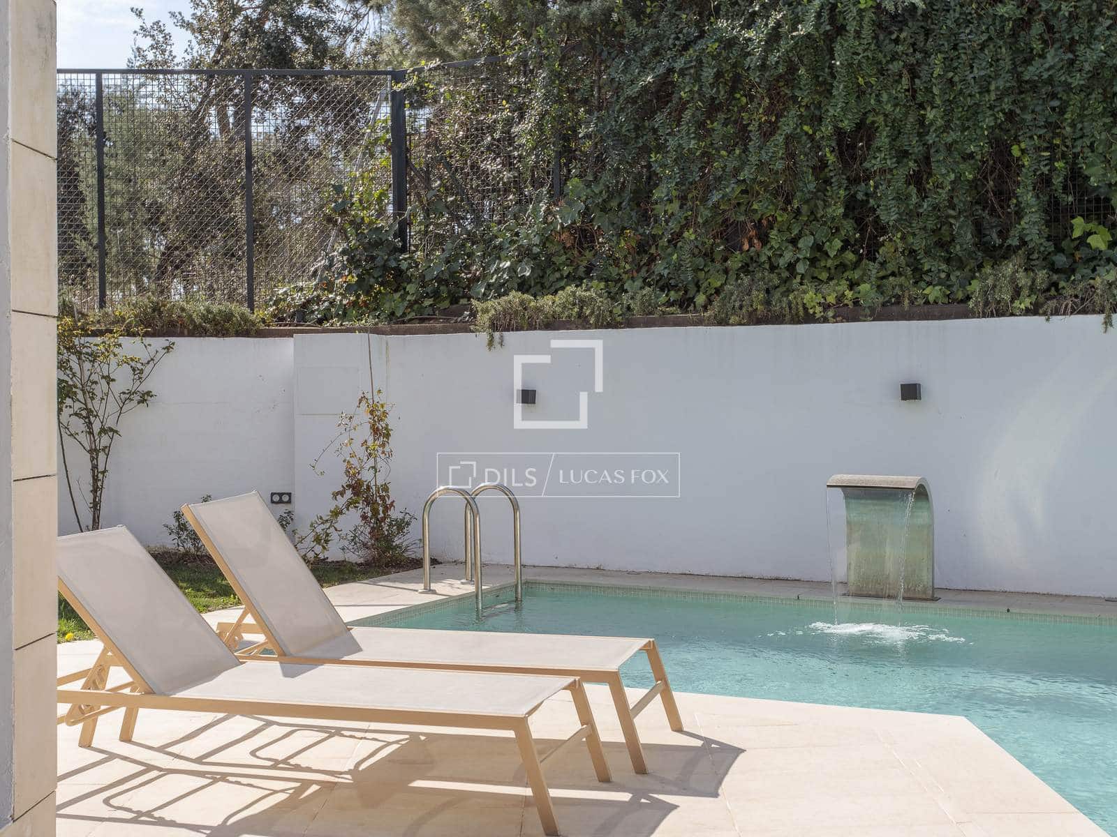 5 bedroom Villa for rent in Madrid city with pool garage - € 9,000 (Ref: 9707657)