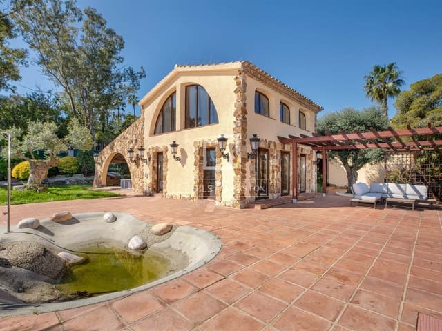 4 chambre Villa/Maison à vendre à Blanes avec garage - 1 950 000 € (Ref: 9707917)