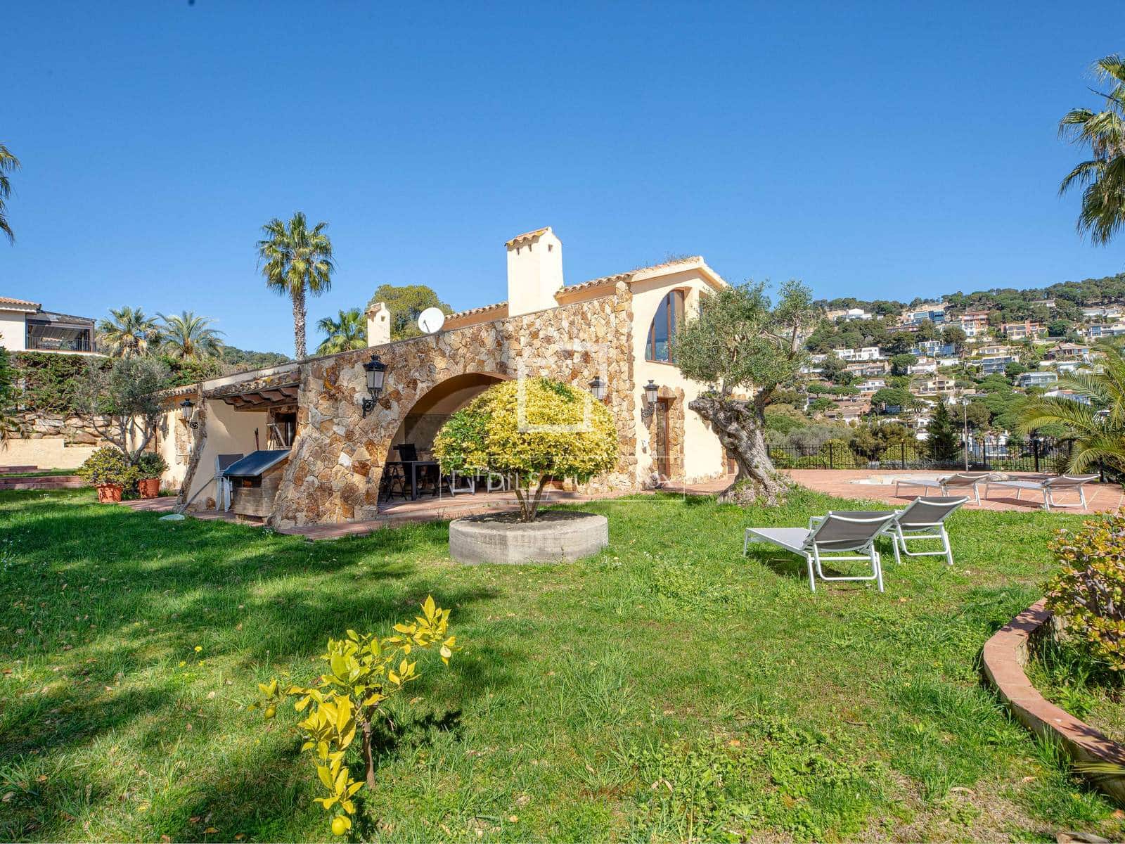 4 chambre Villa/Maison à vendre à Blanes avec garage - 1 950 000 € (Ref: 9707917)