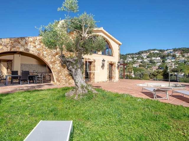 4 chambre Villa/Maison à vendre à Blanes avec garage - 1 950 000 € (Ref: 9707917)