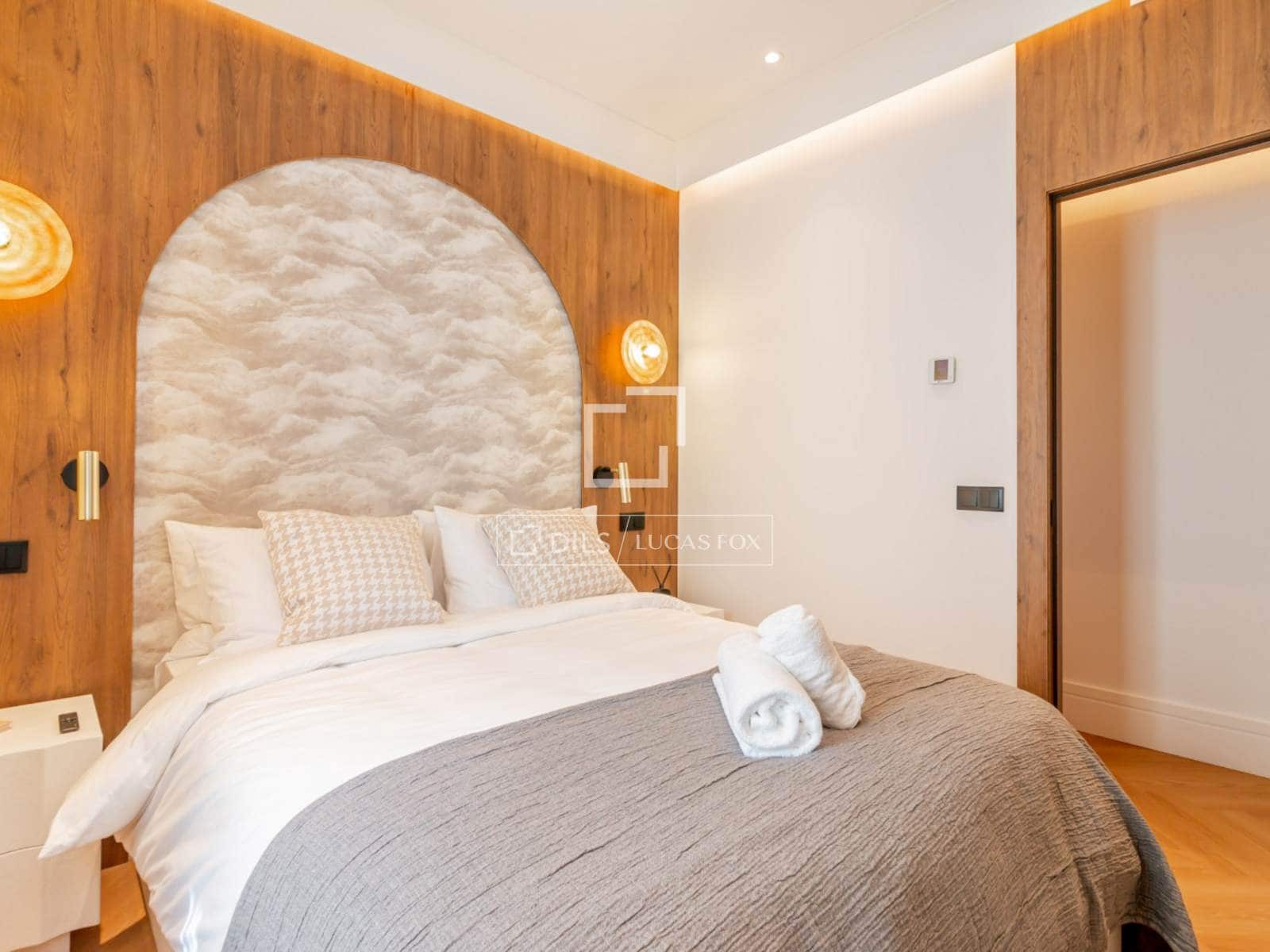 3 quarto Apartamento para arrendar em Madrid cidade - 8 950 € (Ref: 9707923)