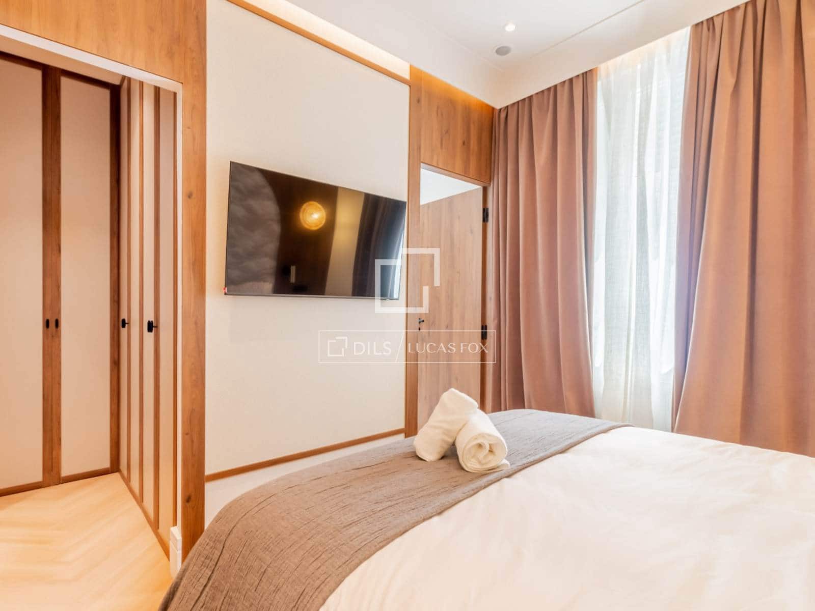3 quarto Apartamento para arrendar em Madrid cidade - 8 950 € (Ref: 9707923)