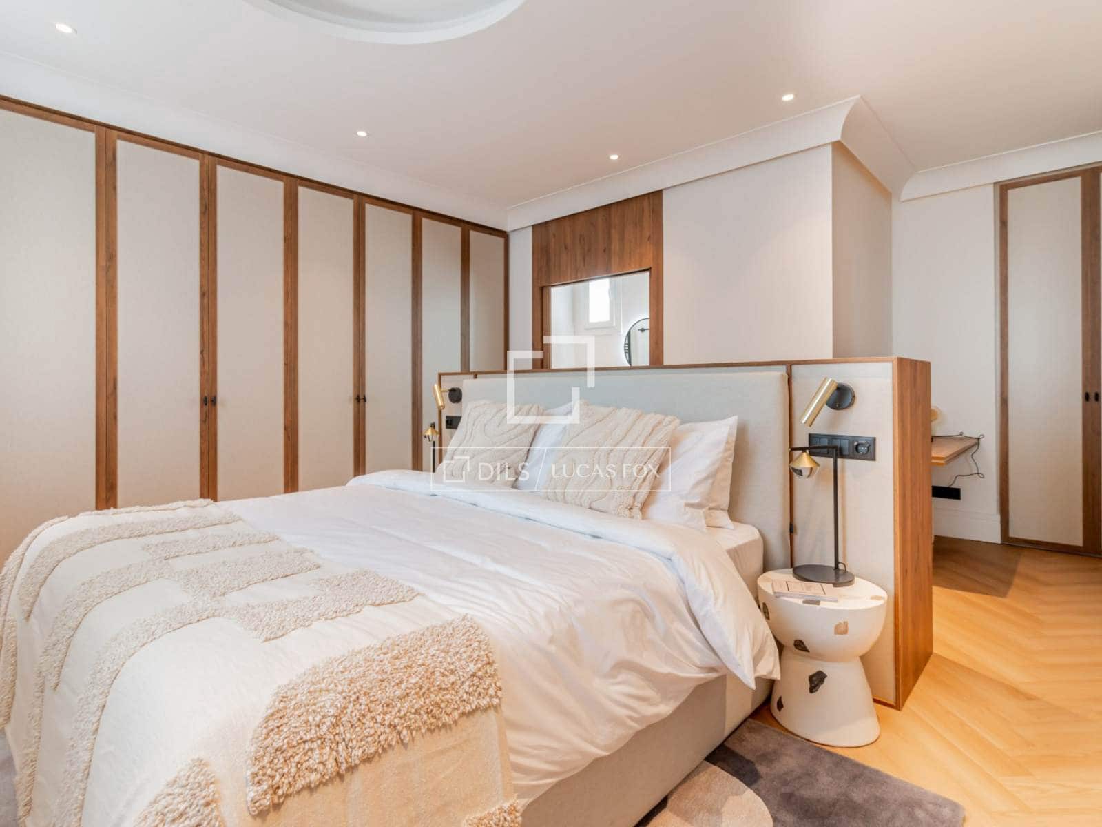 3 quarto Apartamento para arrendar em Madrid cidade - 8 950 € (Ref: 9707923)