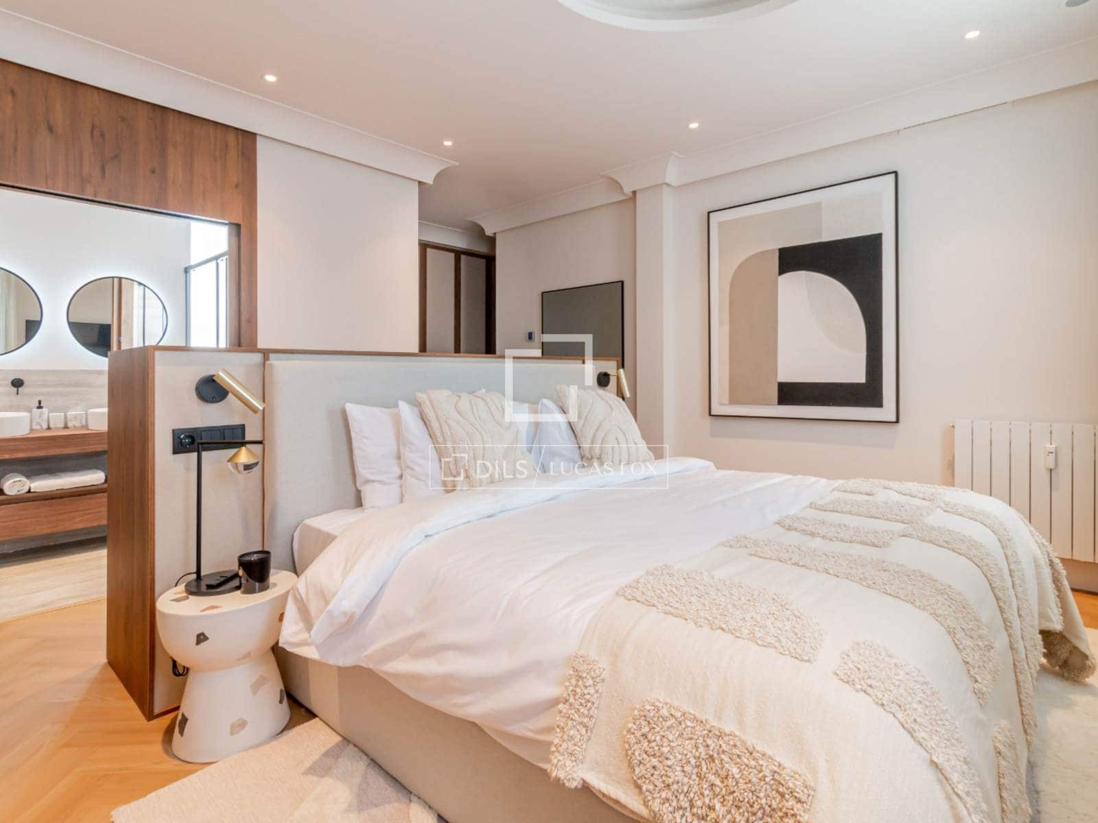 3 quarto Apartamento para arrendar em Madrid cidade - 8 950 € (Ref: 9707923)