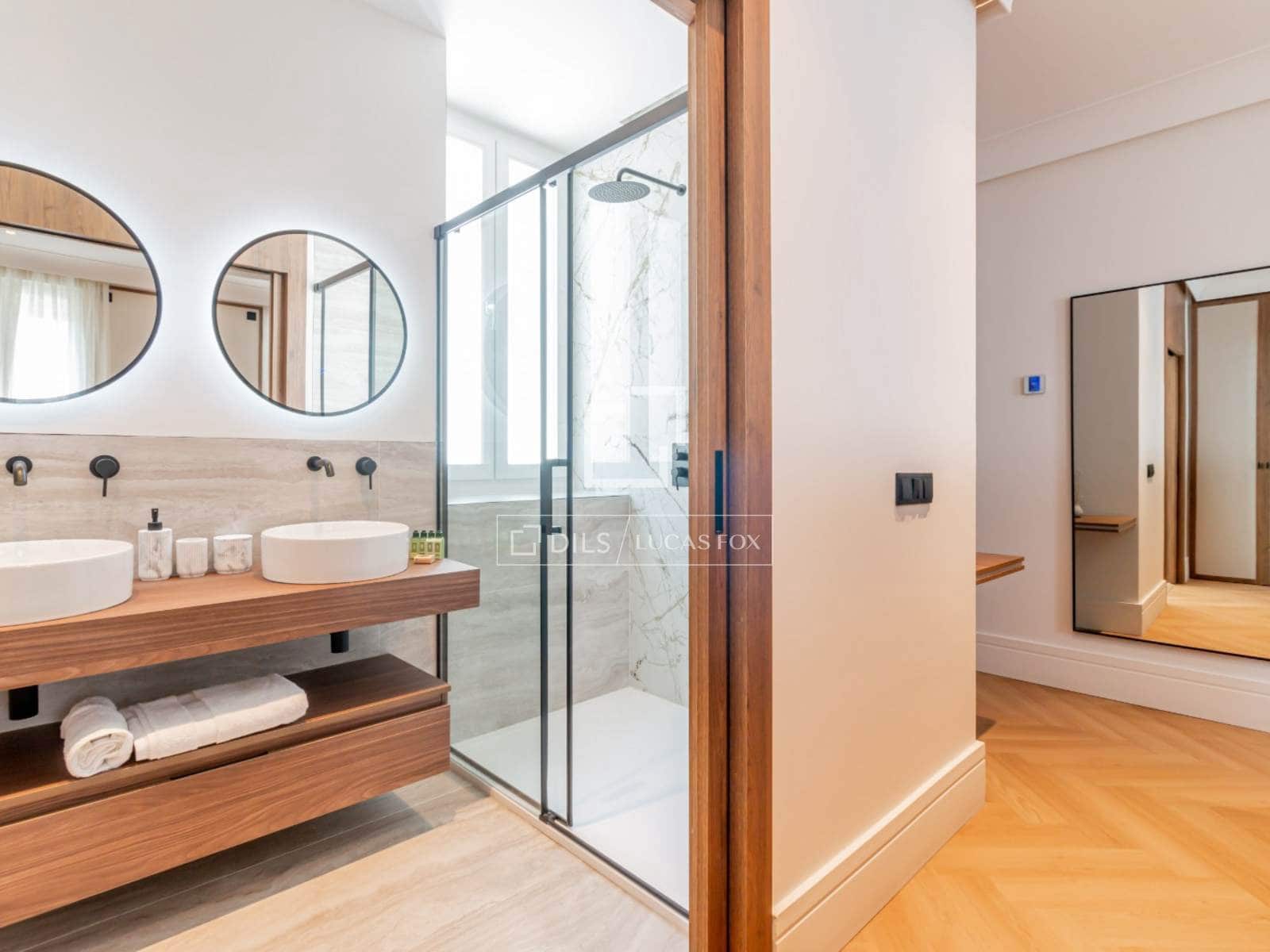 3 quarto Apartamento para arrendar em Madrid cidade - 8 950 € (Ref: 9707923)