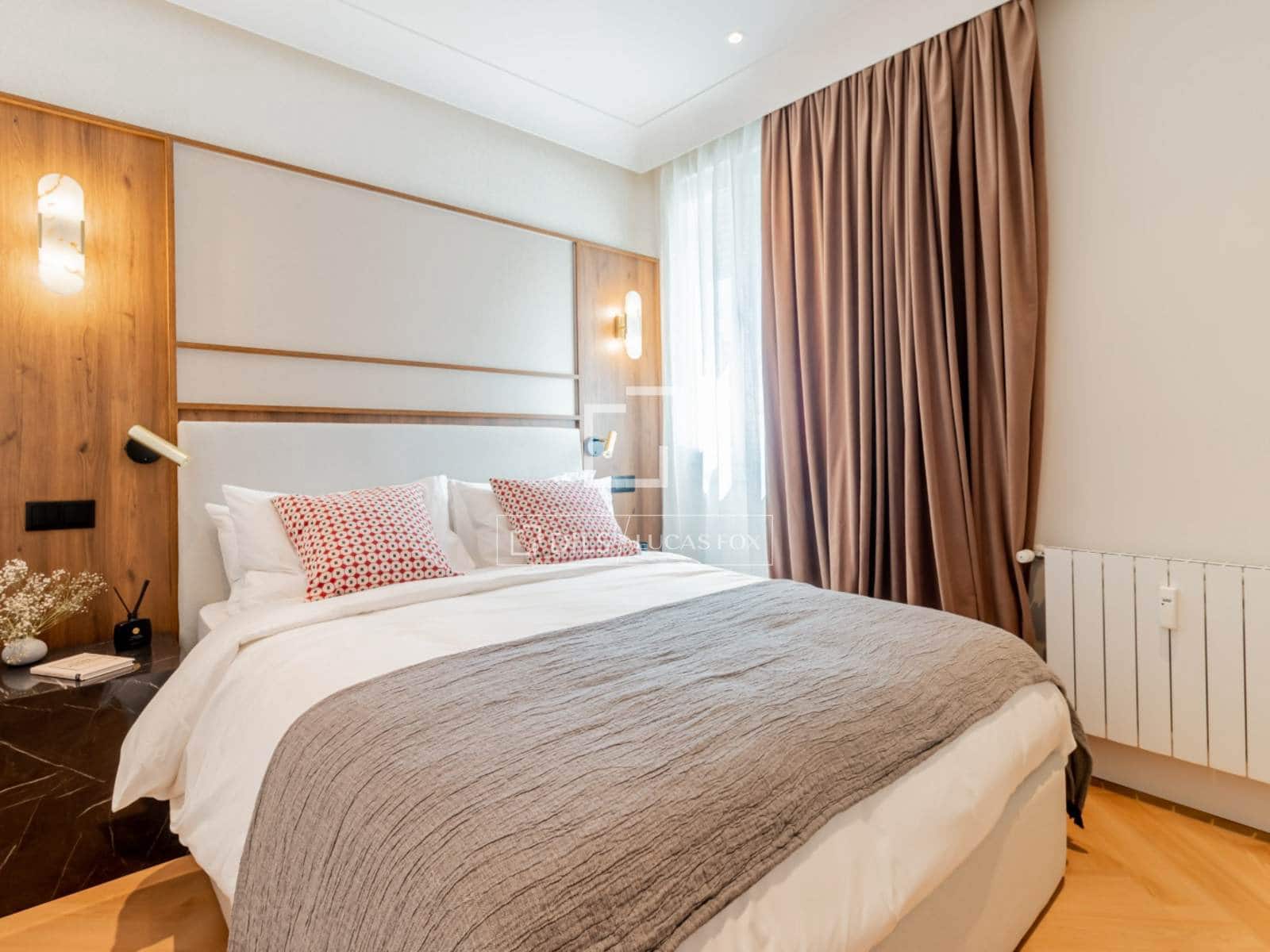 3 quarto Apartamento para arrendar em Madrid cidade - 8 950 € (Ref: 9707923)