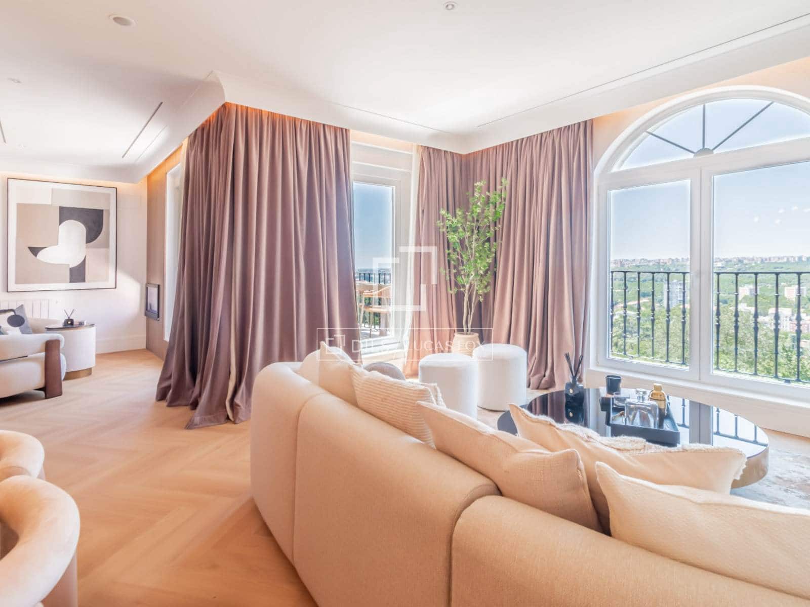 3 quarto Apartamento para arrendar em Madrid cidade - 8 950 € (Ref: 9707923)