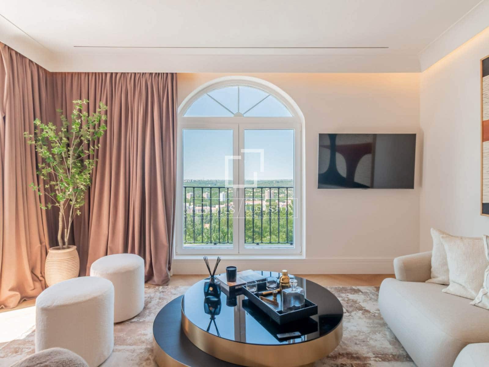 3 quarto Apartamento para arrendar em Madrid cidade - 8 950 € (Ref: 9707923)