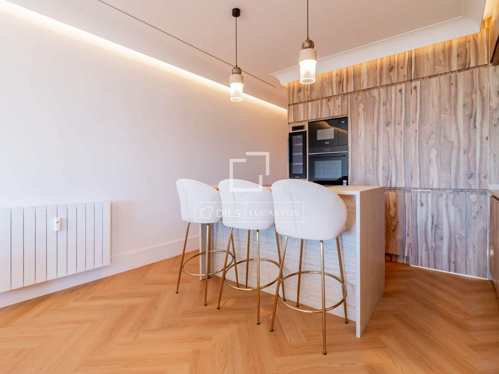 3 quarto Apartamento para arrendar em Madrid cidade - 8 950 € (Ref: 9707923)