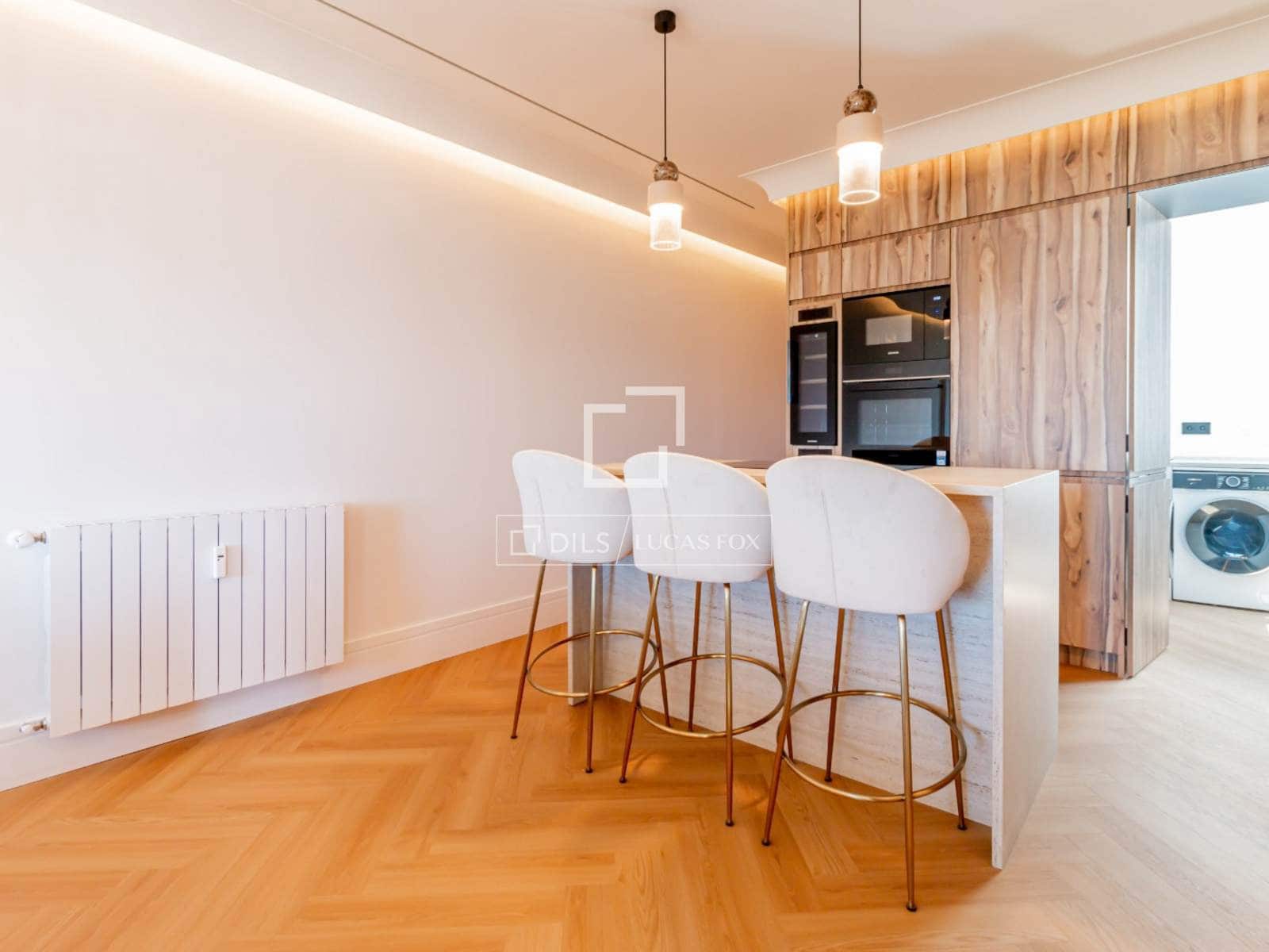 3 quarto Apartamento para arrendar em Madrid cidade - 8 950 € (Ref: 9707923)