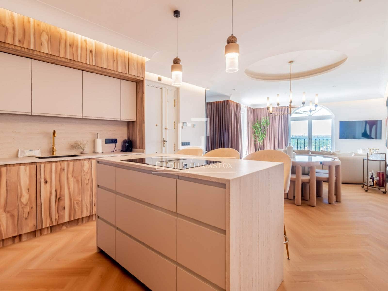 3 quarto Apartamento para arrendar em Madrid cidade - 8 950 € (Ref: 9707923)