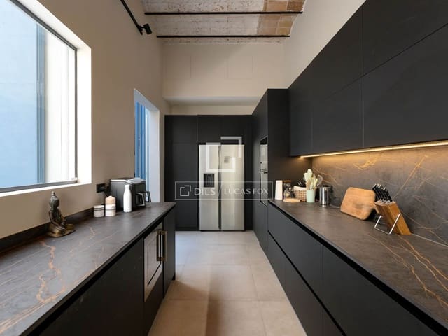 5 bedroom Villa for sale in El Masnou with pool garage - € 1,290,000 (Ref: 9707924)