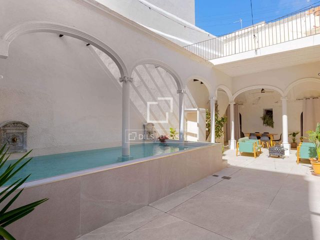 5 makuuhuone Huvila myytävänä paikassa El Masnou mukana 
autotalli - 1 290 000 € (Ref: 9707924)