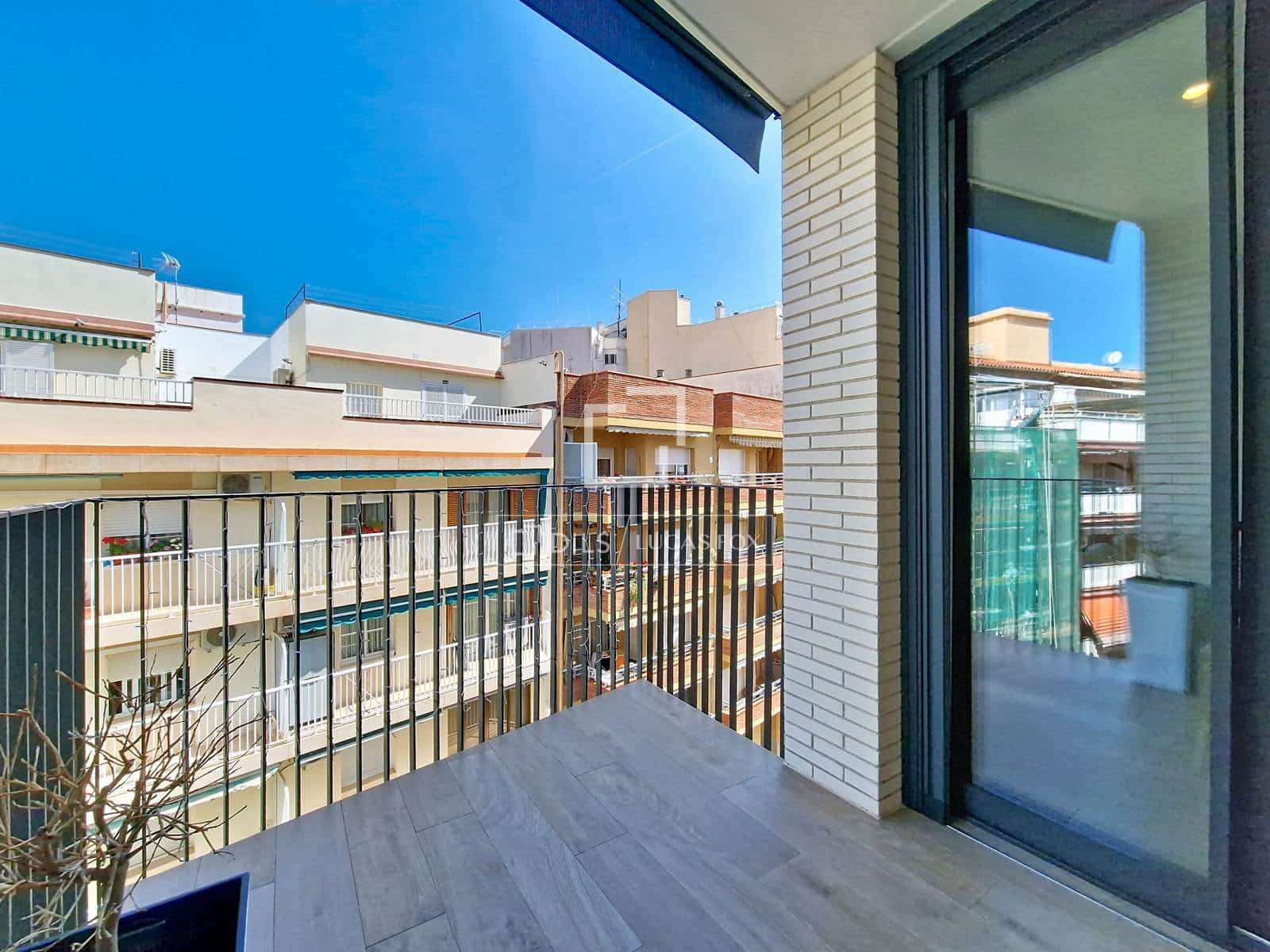 3 quarto Apartamento para venda em Vilanova i la Geltru com piscina - 479 000 € (Ref: 9707925)