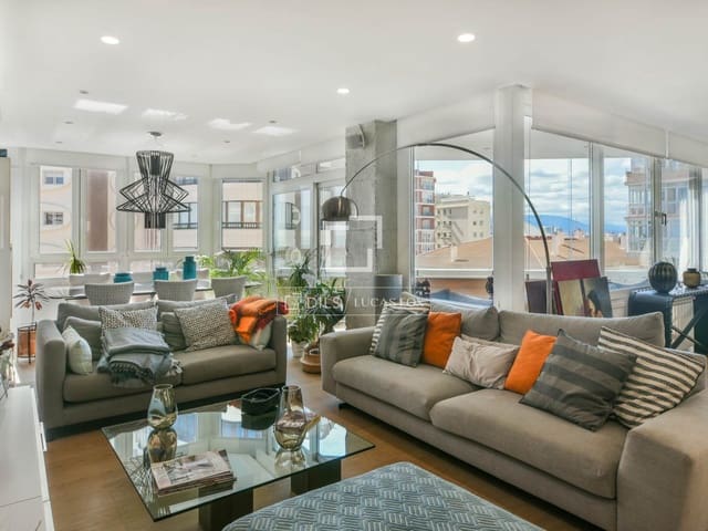 4 sovrum Lägenhet till salu i La Malagueta, Málaga stad - 1 695 000 € (Ref: 9708069)