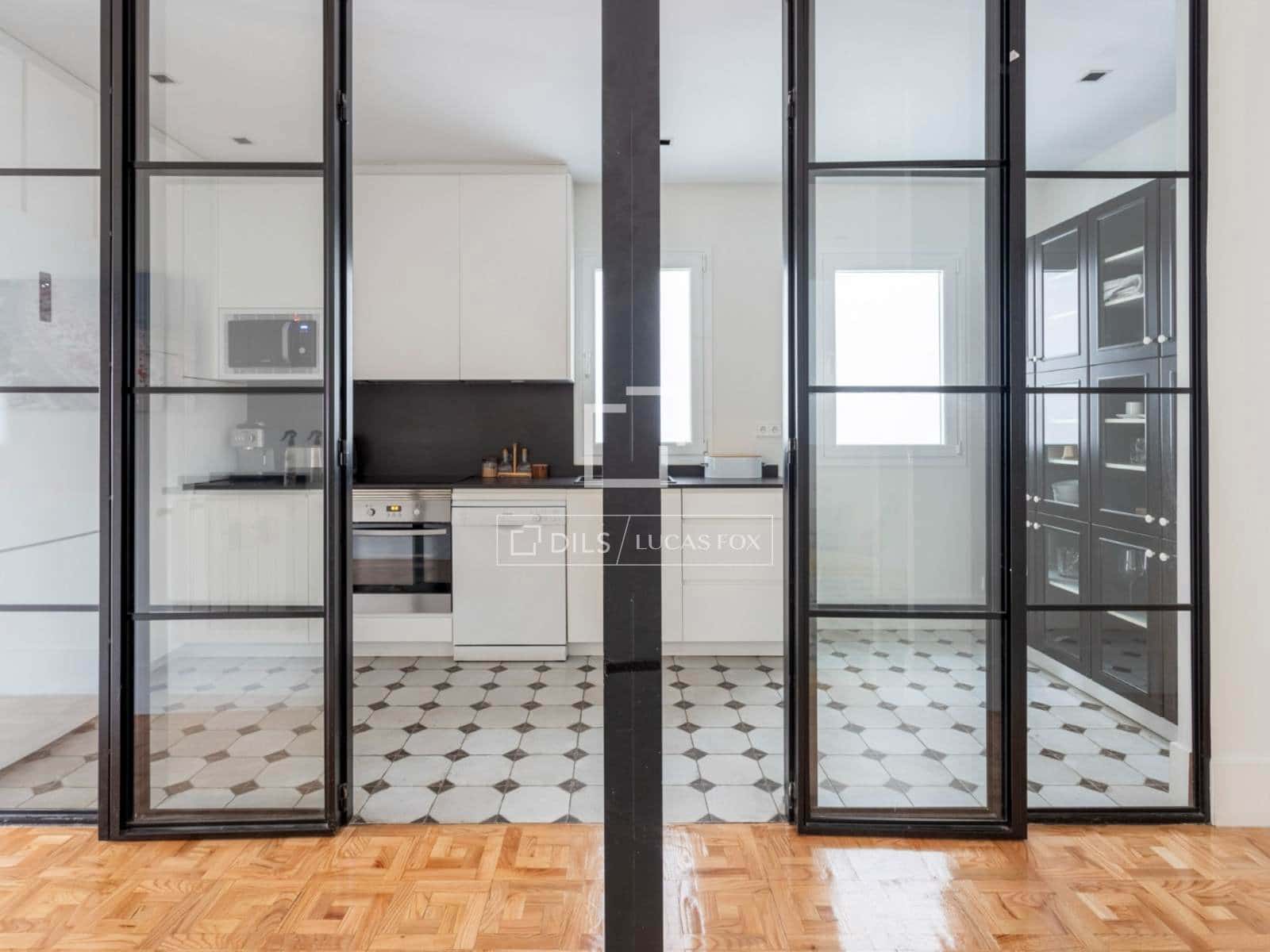 3 quarto Apartamento para arrendar em Madrid cidade - 3 750 € (Ref: 9709038)