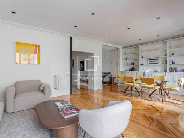 Appartement de 3 chambres à louer à Rios Rosas, Madrid ville - 3 750 € (Ref: 9709038)