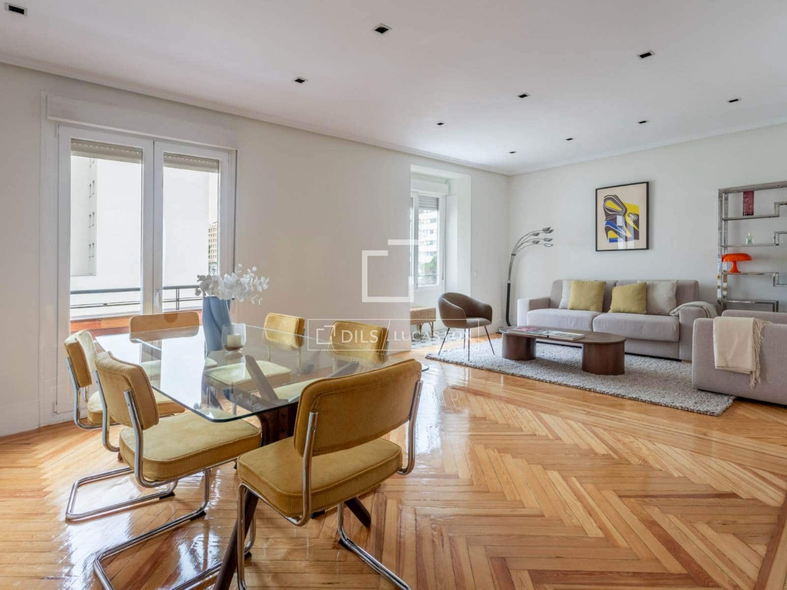 3 quarto Apartamento para arrendar em Madrid cidade - 3 750 € (Ref: 9709038)