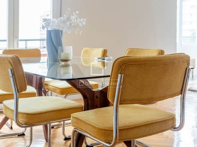 Appartement de 3 chambres à louer à Rios Rosas, Madrid ville - 3 750 € (Ref: 9709038)