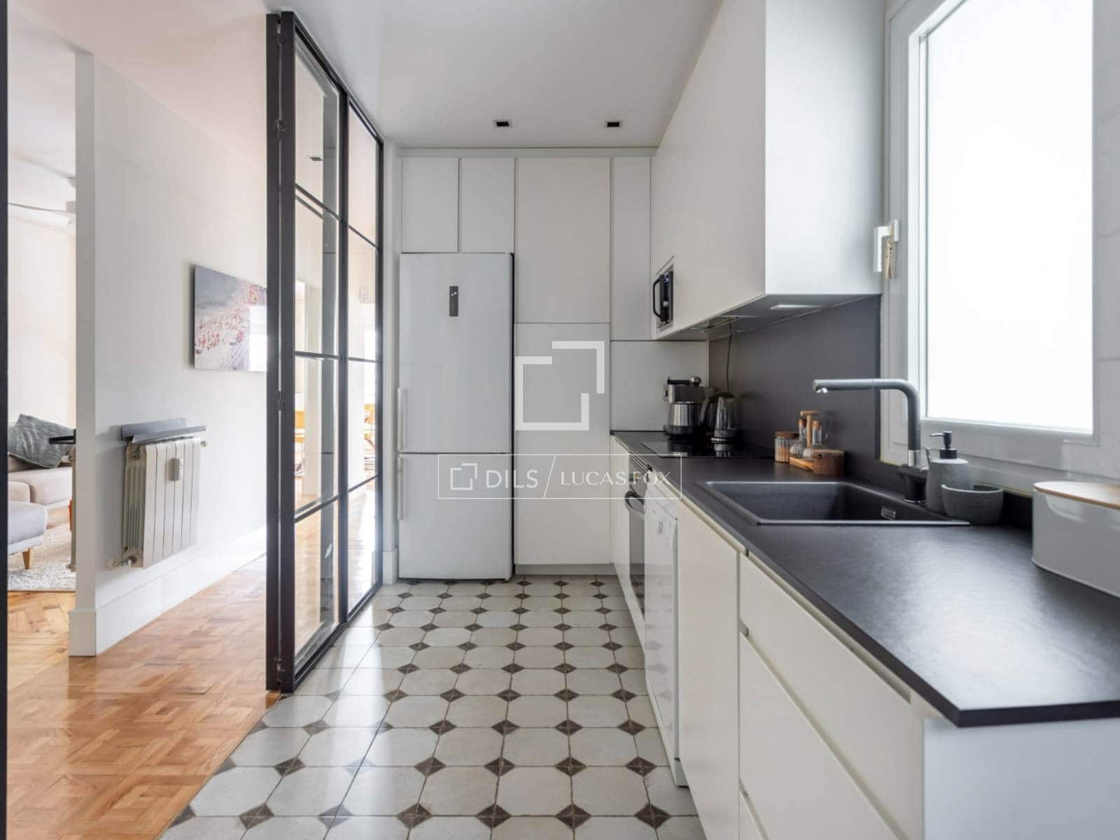 3 quarto Apartamento para arrendar em Madrid cidade - 3 750 € (Ref: 9709038)