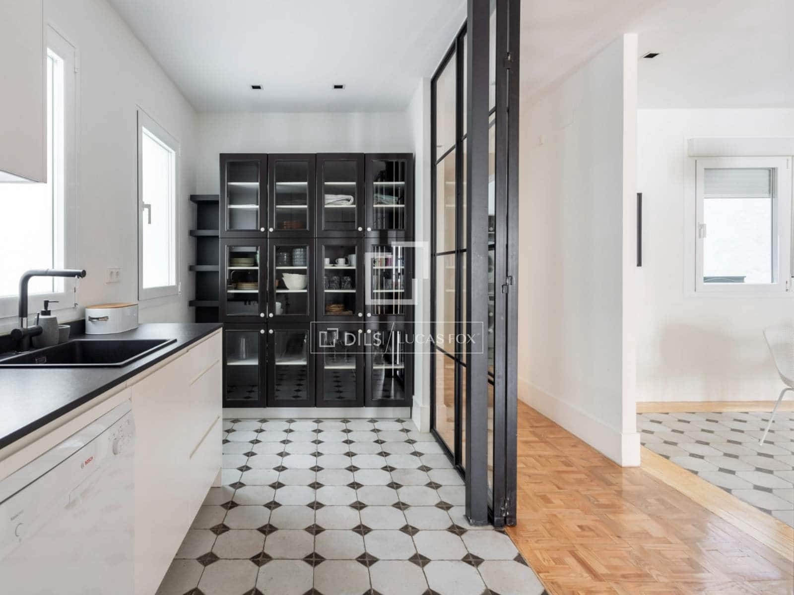 3 quarto Apartamento para arrendar em Madrid cidade - 3 750 € (Ref: 9709038)