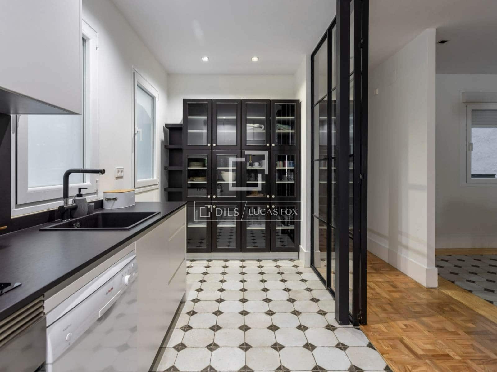 3 quarto Apartamento para arrendar em Madrid cidade - 3 750 € (Ref: 9709038)