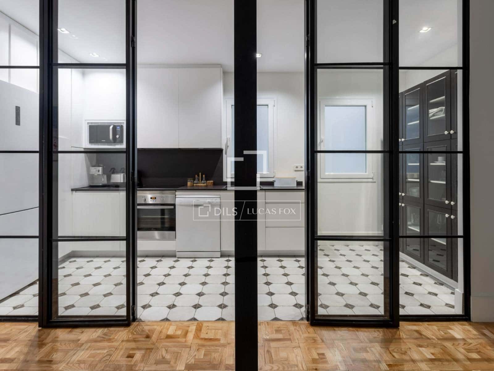 3 quarto Apartamento para arrendar em Madrid cidade - 3 750 € (Ref: 9709038)