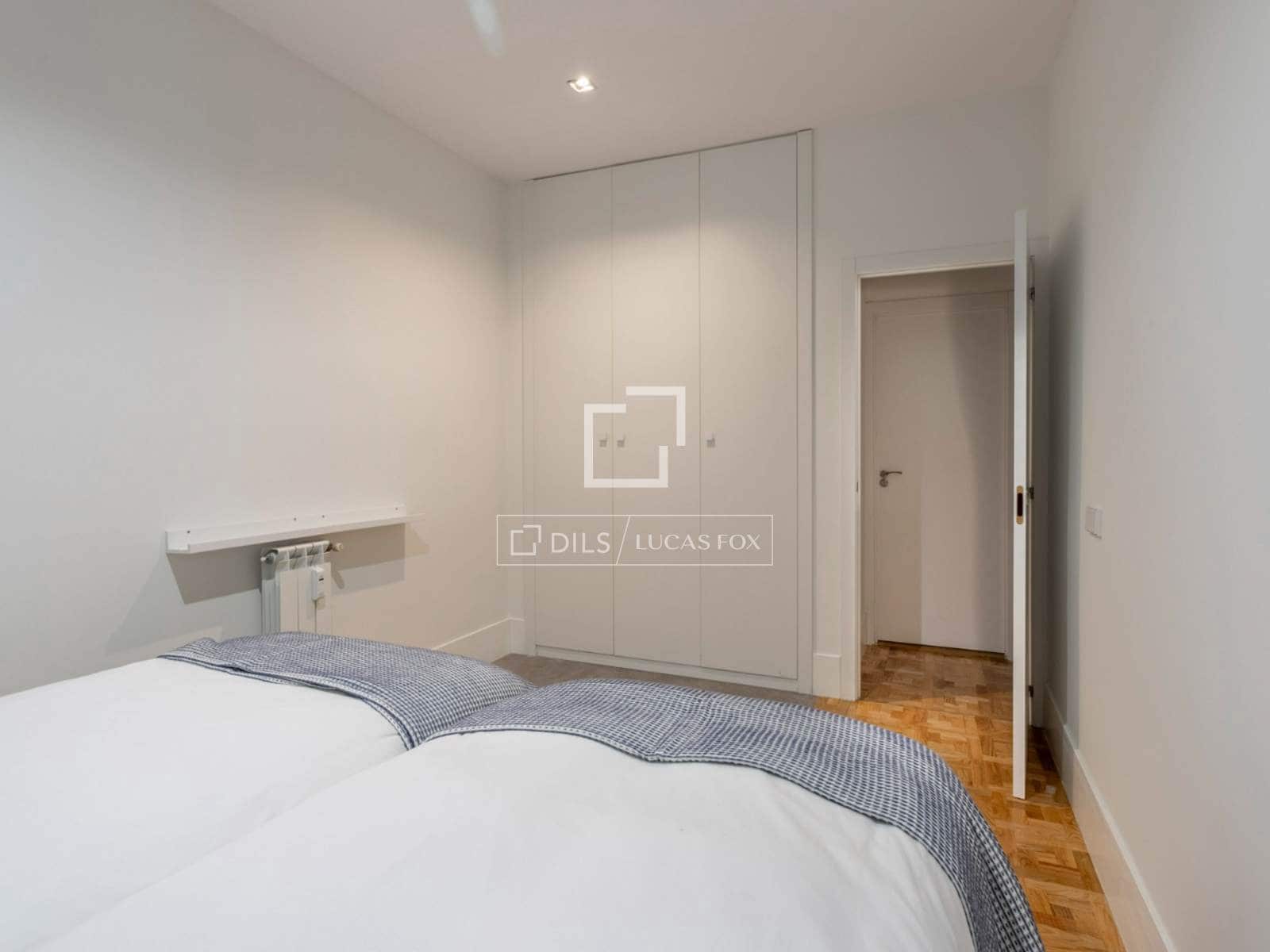 3 quarto Apartamento para arrendar em Madrid cidade - 3 750 € (Ref: 9709038)
