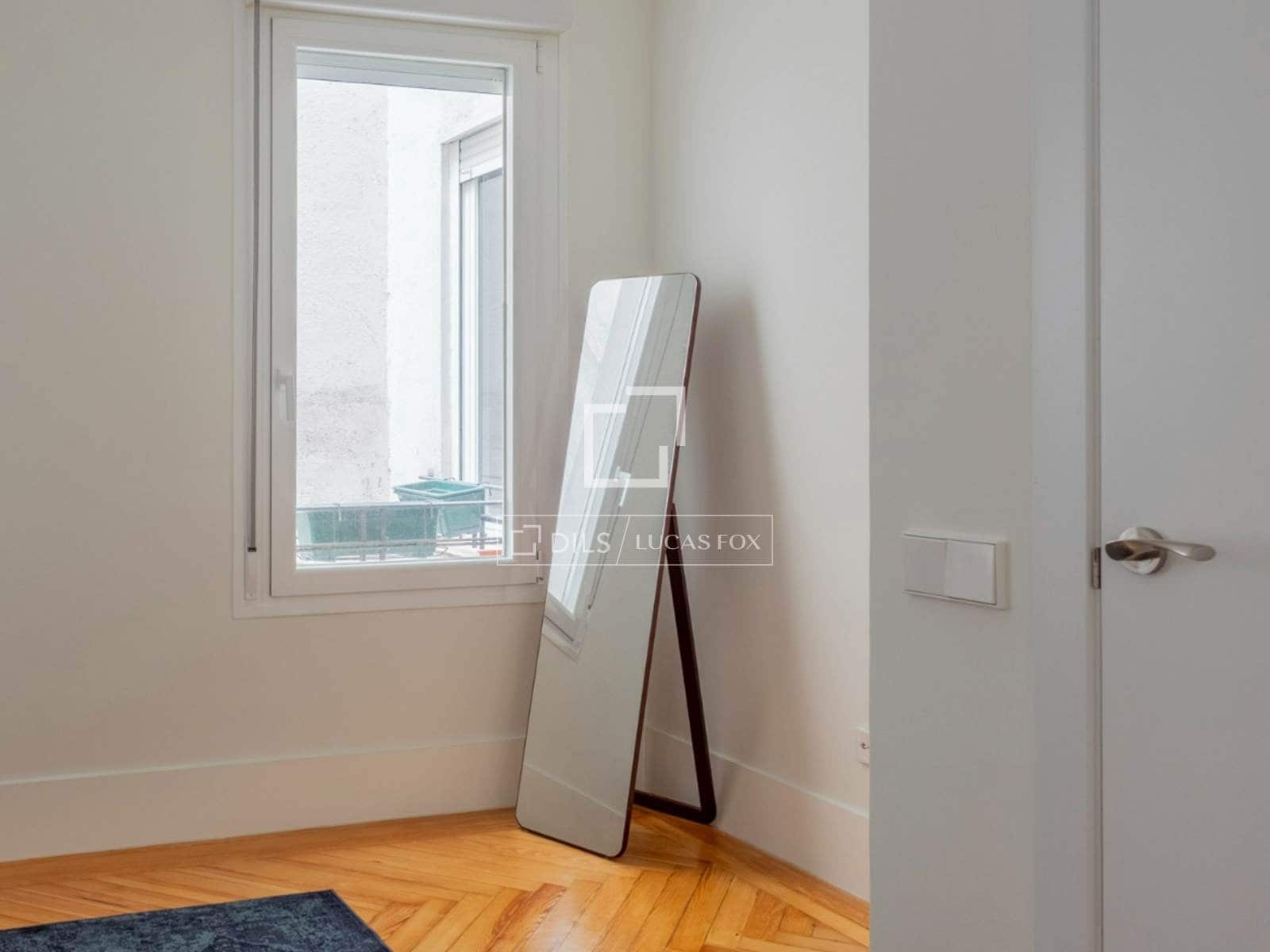 3 quarto Apartamento para arrendar em Madrid cidade - 3 750 € (Ref: 9709038)