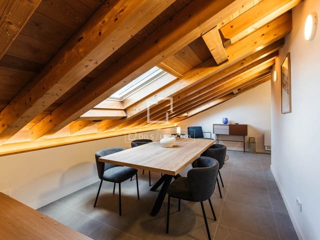 2 makuuhuone Kattohuoneisto vuokrattavana paikassa Madrid kaupunki - 2 160 € (Ref: 9709039)