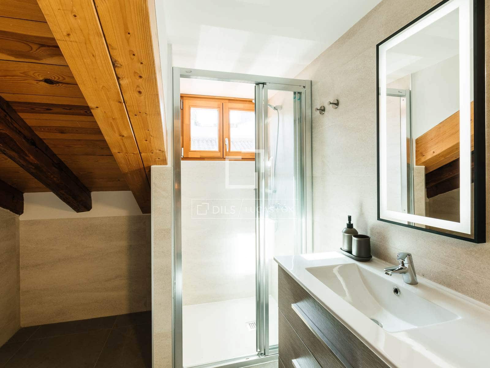 2 makuuhuone Kattohuoneisto vuokrattavana paikassa Madrid kaupunki - 2 160 € (Ref: 9709039)