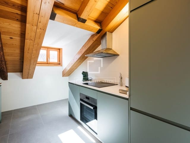 2 makuuhuone Kattohuoneisto vuokrattavana paikassa Madrid kaupunki - 2 160 € (Ref: 9709039)