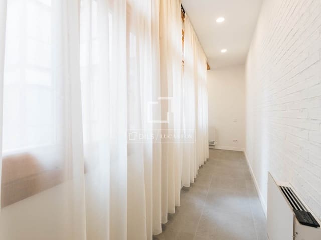 3 quarto Apartamento para arrendar em Madrid cidade - 3 900 € (Ref: 9709040)