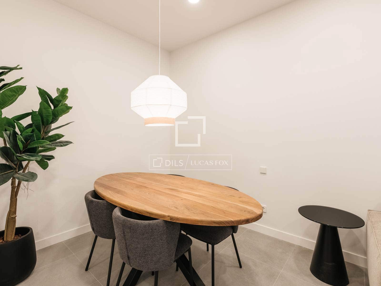 3 slaapkamer Appartement te huur in Madrid stad - € 3.900 (Ref: 9709040)