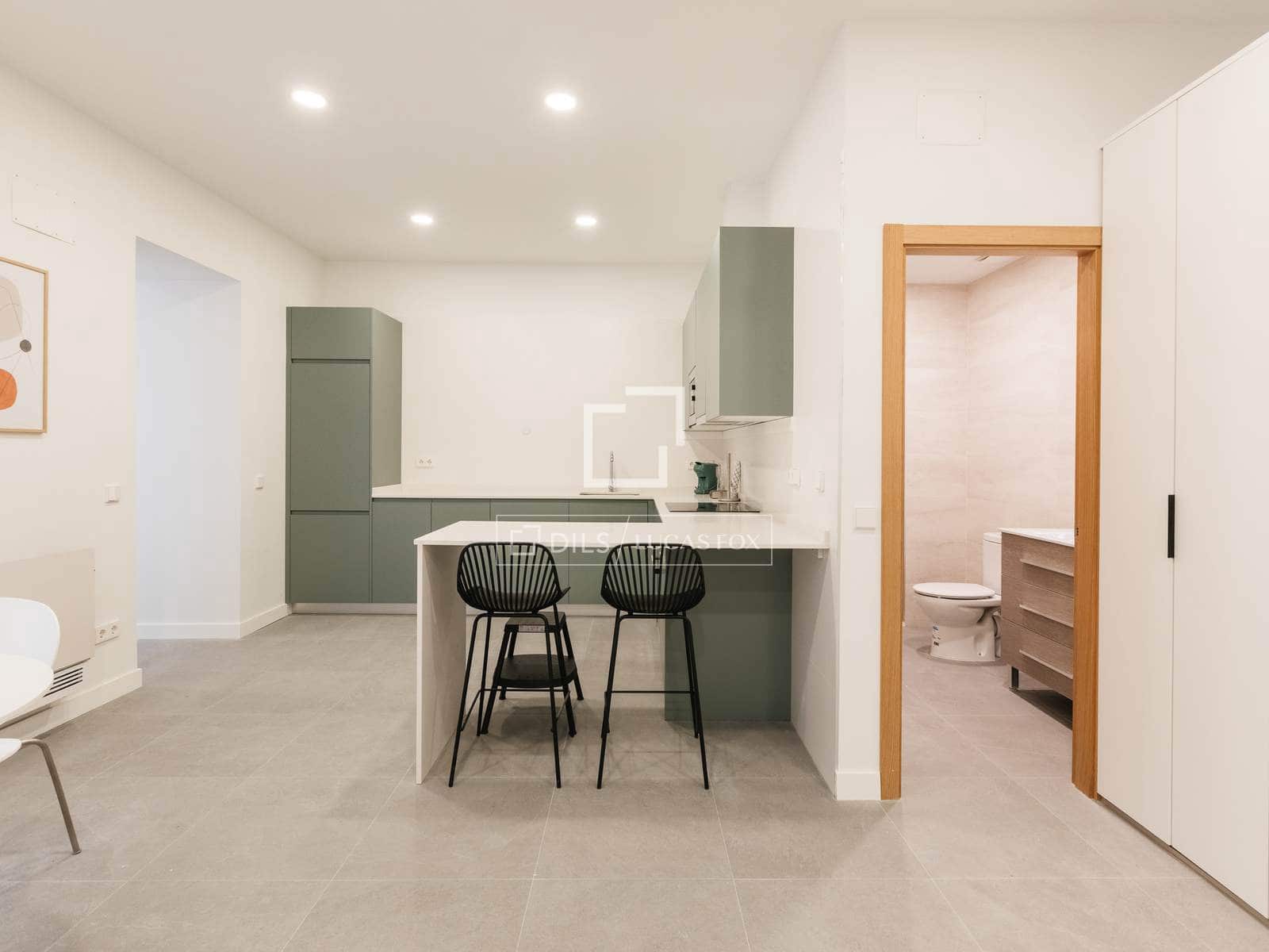 3 slaapkamer Appartement te huur in Madrid stad - € 3.900 (Ref: 9709040)