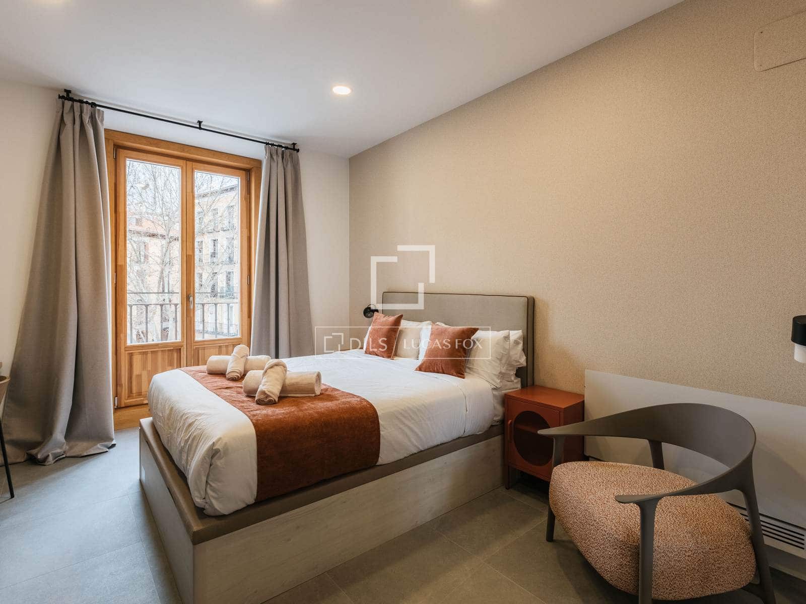 3 slaapkamer Appartement te huur in Madrid stad - € 3.900 (Ref: 9709040)