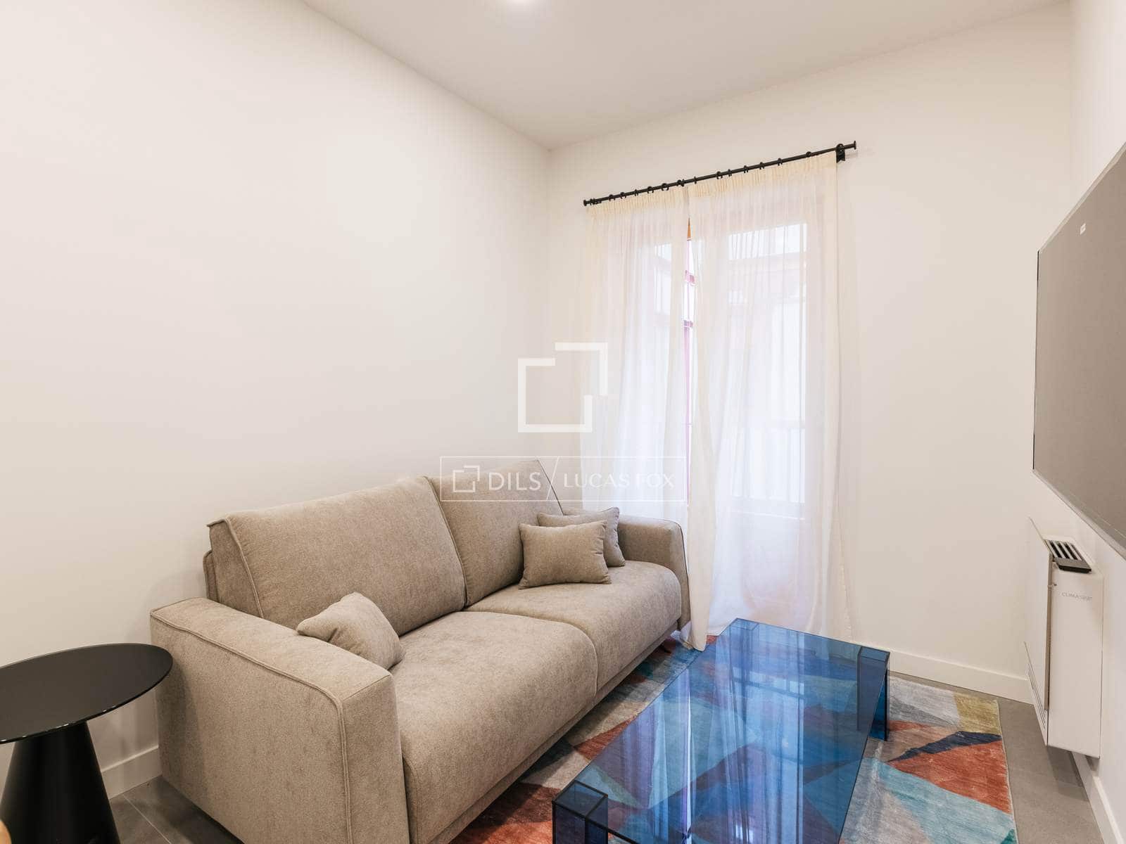 3 slaapkamer Appartement te huur in Madrid stad - € 3.900 (Ref: 9709040)