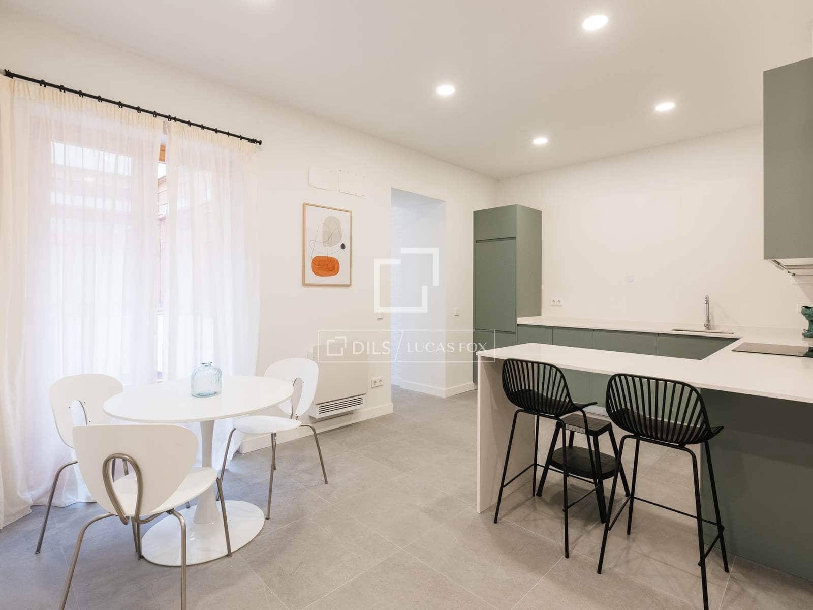 3 slaapkamer Appartement te huur in Madrid stad - € 3.900 (Ref: 9709040)