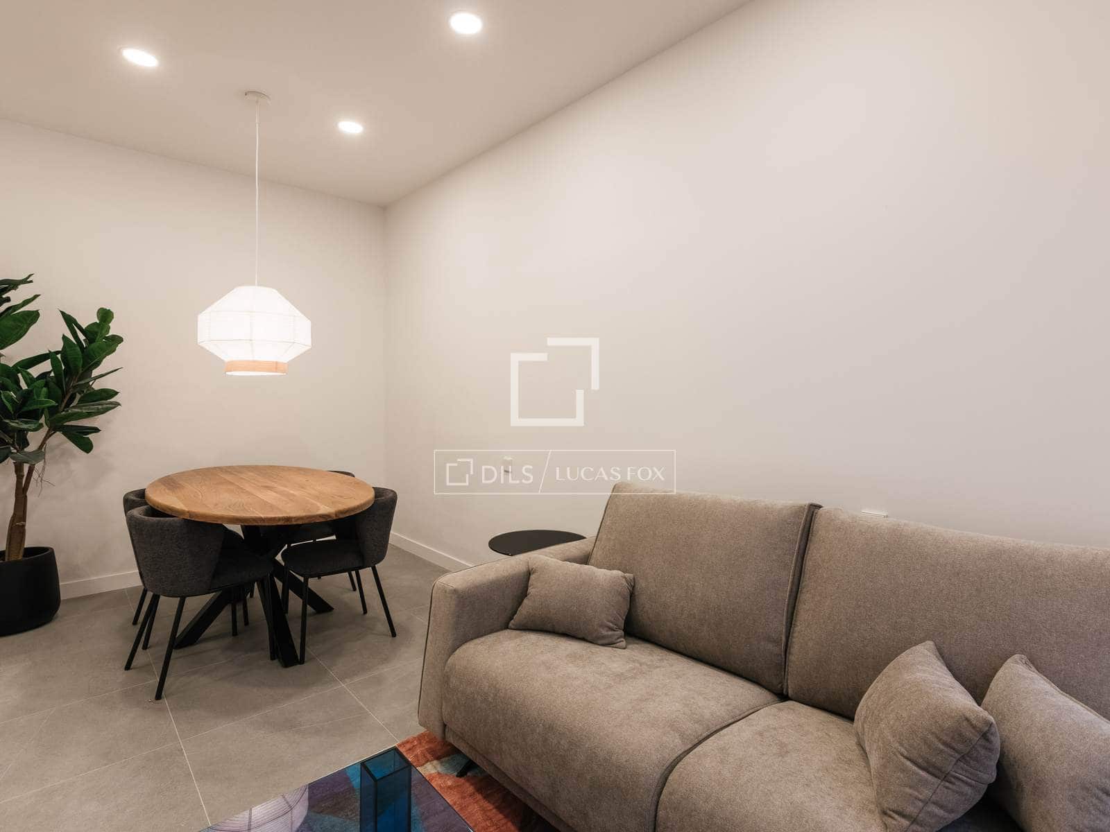 3 slaapkamer Appartement te huur in Madrid stad - € 3.900 (Ref: 9709040)