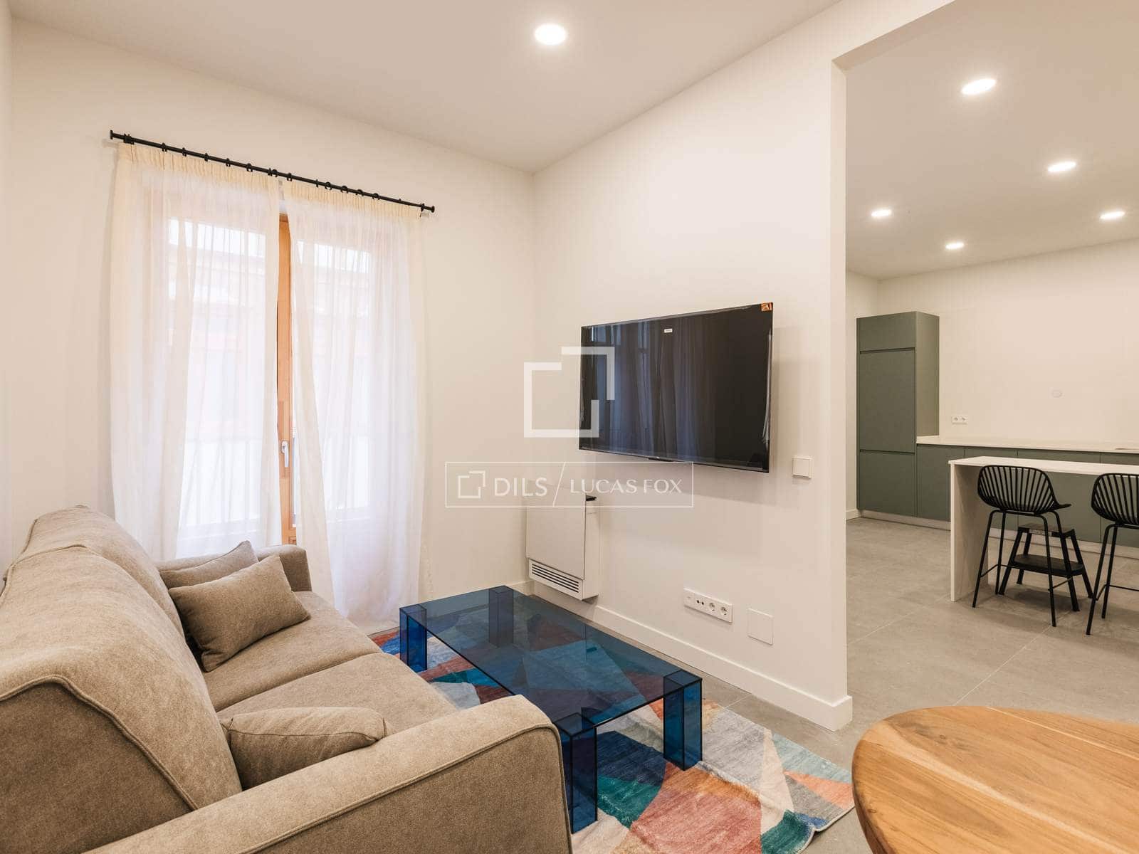 3 slaapkamer Appartement te huur in Madrid stad - € 3.900 (Ref: 9709040)