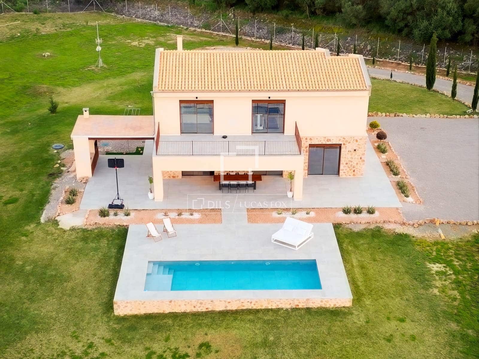 3 bedroom Finca/Country House for rent in Alcudia with pool garage - € 10,000 (Ref: 9709041)