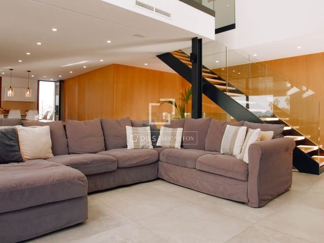 3 bedroom Finca/Country House for rent in Alcúdia with pool garage - € 10,000 (Ref: 9709041)